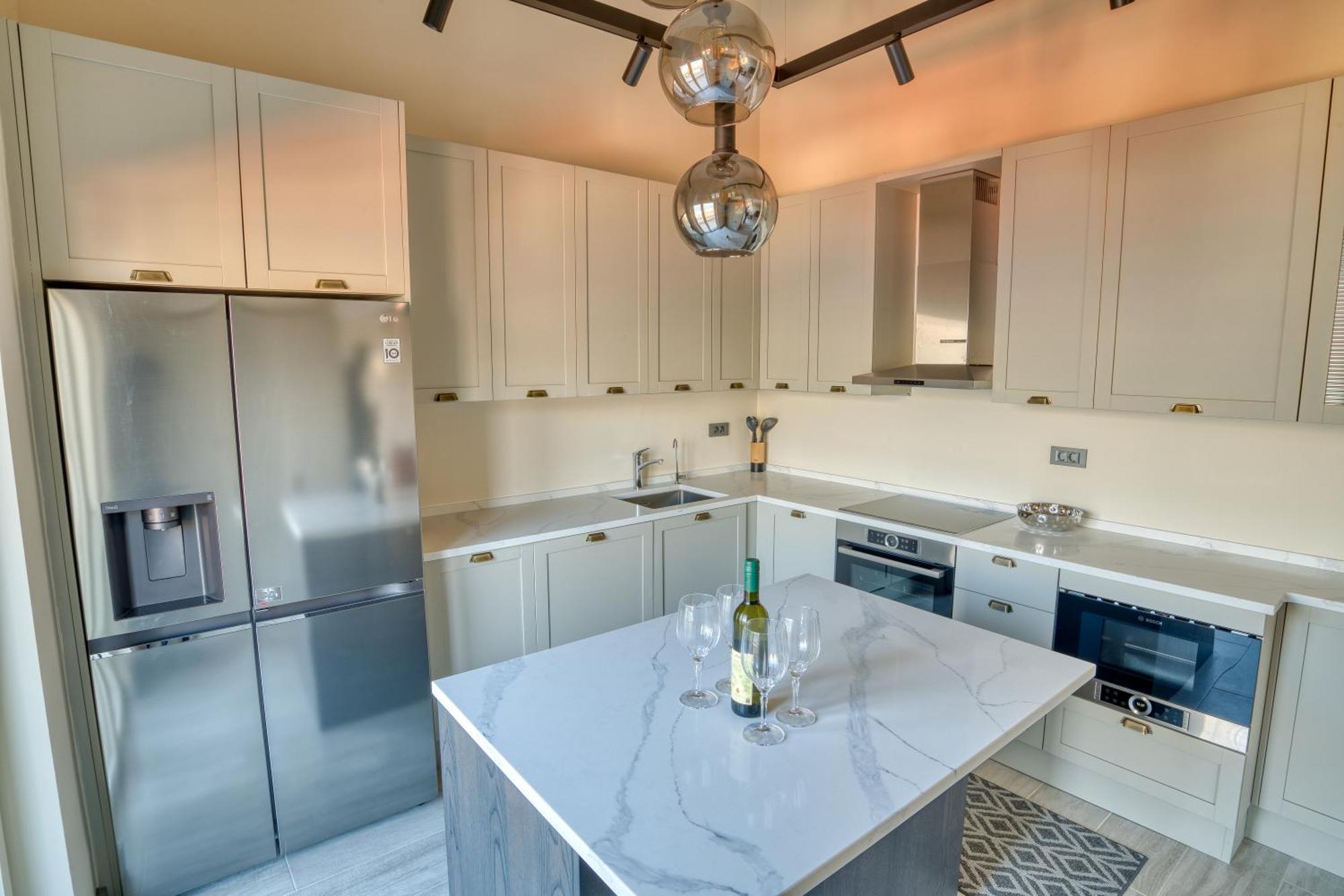 Luxurious 3-Bedroom Apartment By Mn Property 코토르 외부 사진